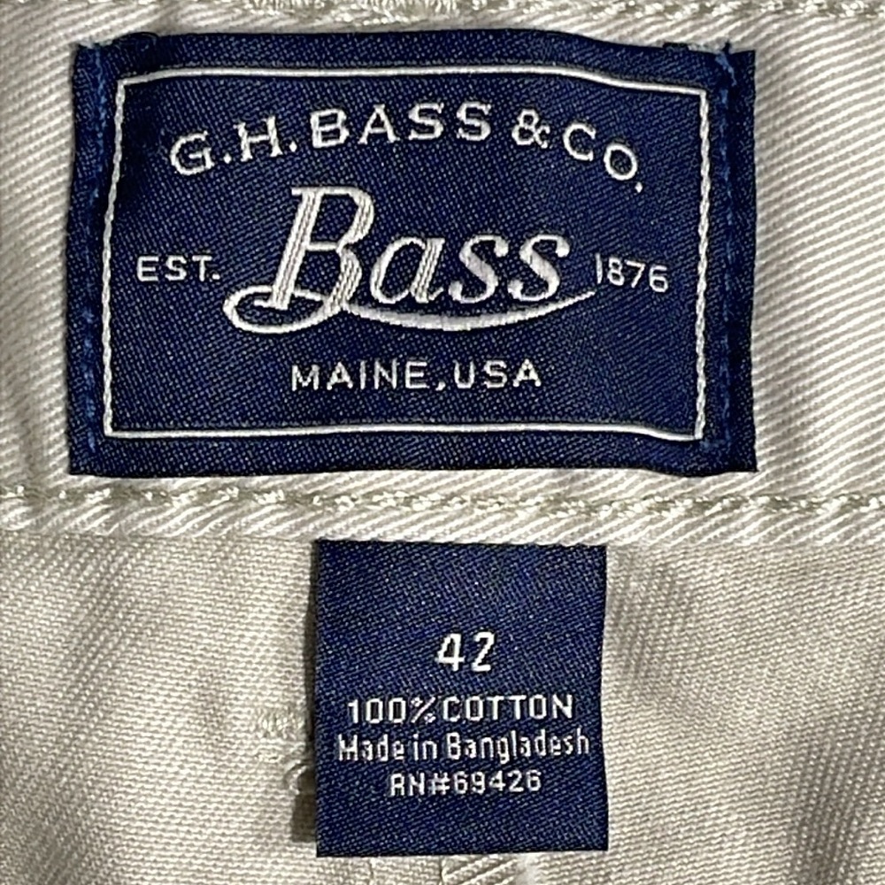 G.H. Bass & Co. mens stone khaki rugged flat front 10" chino shorts - size 42 - Picture 4 of 10